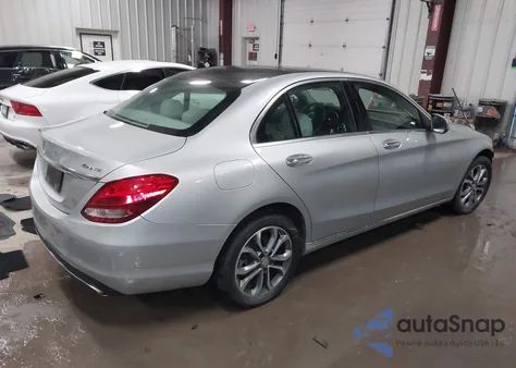 2018 Mercedes-Benz C 300 4Matic z USA, uszkodzony, nr VIN WDDWF4KB0JR393774